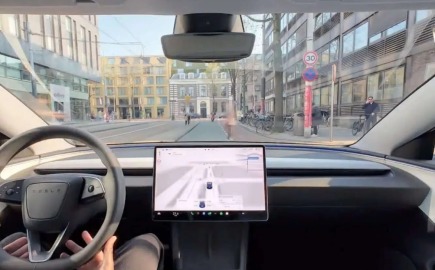 Tesla FSD στην Ευρώπη: Έρχεται η πλήρης αυτόνομη οδήγηση με συνδρομή – Πόσο θα κοστίζει