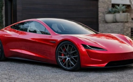 Το Tesla Roadster θα αποκαλυφθεί σε λίγες μέρες, σύμφωνα με τον Elon Musk