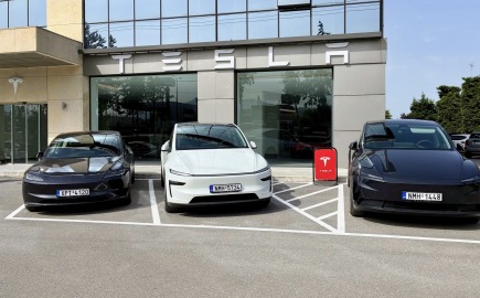 Η Tesla ανοίγει νέο κατάστημα στη Θεσσαλονίκη