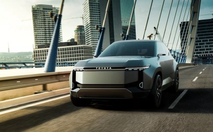 Νέα εποχή για την Toyota: Έρχονται Land Cruiser SUV και pickup με νέο dna