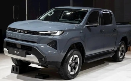 Σαλόνι Αυτοκινήτου Βρυξελλών: Το Hilux έγινε ηλεκτρικό και έρχεται Ευρώπη