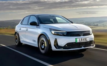 Opel Corsa GSE: Το ηλεκτρικό που βάζει φωτιά στα hot hatch