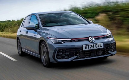 Volkswagen Golf GTI 2026: Ο βασιλιάς των hot hatch επιστρέφει στον θρόνο του