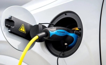 Τα PHEV «γερνάνε» πιο γρήγορα από τα ηλεκτρικά – Δείτε γιατί
