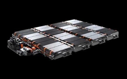 Επανάσταση στις μπαταρίες: Η Κίνα «σπάει» κάθε ρεκόρ