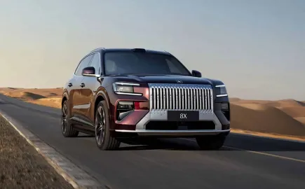 Zeekr 8X: Το απίστευτο PHEV των 897 PS που φορτίζει σε 9 λεπτά