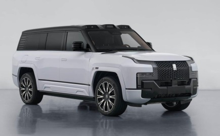 BYD U8L: Χρυσά 24Κ σήματα, αυτόνομη οδήγηση, κτηνώδη δύναμη και τιμή… Ferrari
