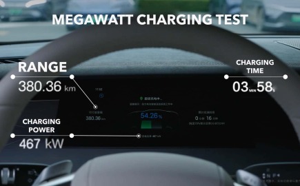 Η BYD αλλάζει τα πάντα: Φόρτιση EV σε 5 λεπτά! [video]
