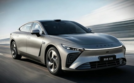 Chery Exlantix ES: Νέα τεχνολογία Falcon 700, αυτονομία έως 1.645 χλμ. και AI cockpit