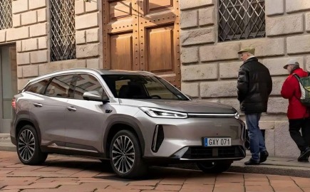 Με 13 χιλιάρικα στη Κίνα, παίρνεις αυτό το PHEV – SUV με αυτονομία 1.700 χιλιόμετρα