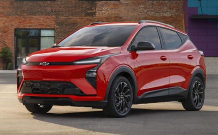 Chevrolet Bolt: Η GM φέρνει πίσω το δημοφιλές EV με αναβαθμισμένη τεχνολογία