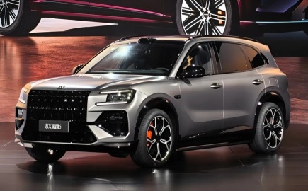 Zeekr 8X: Το νέο PHEV- SUV με 1.400 PS που κάνει τα 0-100 σε λιγότερο από 3”