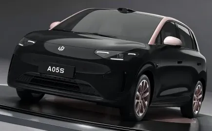 Η Leapmotor αποκαλύπτει το εσωτερικό του A05S