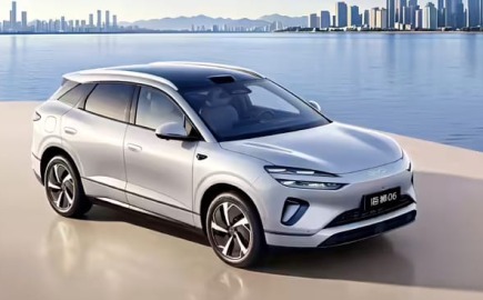 Η BYD λανσάρει το Sealion 06 DM-i 2026, με υβριδική τεχνολογία 5ης γενιάς και αυτονομία EV 310 χλμ.