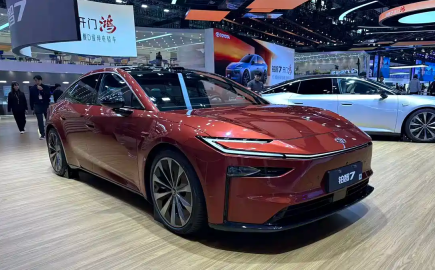 Το νέο κινεζικό ηλεκτρικό σεντάν bZ7 της Toyota κάνει ντεμπούτο