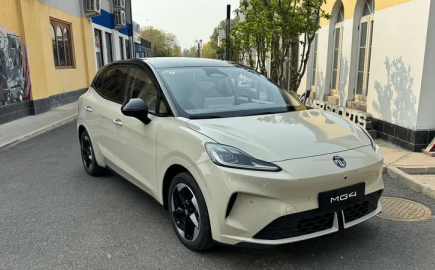 Το νέο MG4 2026 αποκαλύφθηκε με μπαταρία ημιστερεάς κατάστασης και AI