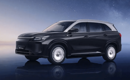 Νέο Seres Landian E5 Plus 2025: Αυτονομία 230 km, νέος σχεδιασμός και τιμή έκπληξη