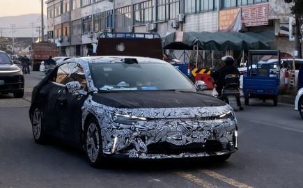 Καμουφλαρισμένο σεντάν Smart #6 PHEV εντοπίστηκε σε δοκιμές στη Κίνα