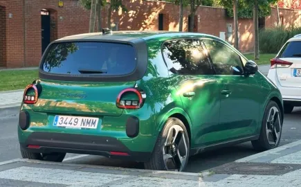 Είναι τα 450 χλμ. η ελάχιστη αυτονομία για τα μικρά ηλεκτρικά αυτοκίνητα;