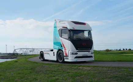 BYD ETT 44: Ηλεκτρικός τράκτορας 44 τόνων με αυτονομία 600 χλμ. στην Ευρώπη