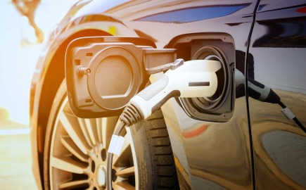 Ευγένεια στη φόρτιση: Δημόσιοι φορτιστές και κανόνες συμπεριφοράς