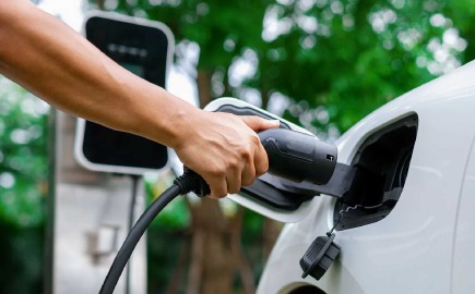 Φόρτιση EV κάθε μέρα: Χαλάω τη μπαταρία ή κάνω το σωστό;