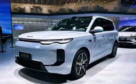 900 χλμ. αυτονομία και σχεδόν 800 PS: Η BYD φέρνει το SUV που αλλάζει τα δεδομένα