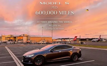 Αυτό το Tesla Model S «γράφει» 965.000 χλμ. και αποκαλύπτει το απίστευτο ιστορικό του