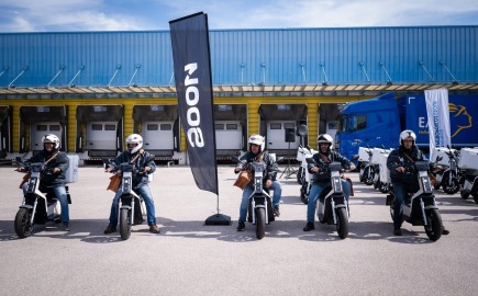 ΕΛΤΑ: Ανανέωση του στόλου με 250 ηλεκτρικά δίκυκλα ελληνικής παραγωγής