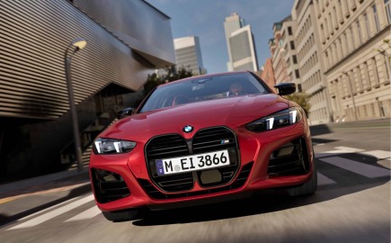 Η νέα BMW Σειρά 4 αλλάζει τα πάντα: 800 km αυτονομία και M4 με 700 ίππους!