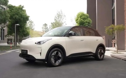 Το ηλεκτρικό hatchback που πουλάει σαν ζεστό ψωμί στη Κίνα με τιμή κάτω από €10.000!