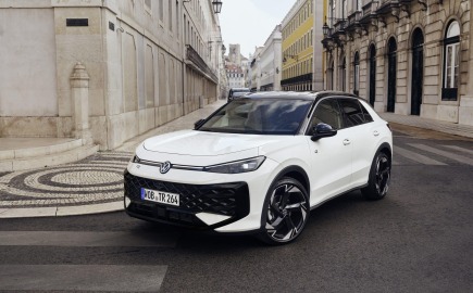 Νέο Volkswagen T-Roc: Ροκ χαρακτήρας, υβριδική τεχνολογία και σιγουριά έως 10 χρόνια