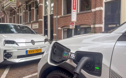 Αύξηση 30% στις πωλήσεις νέων ηλεκτρικών αυτοκινήτων στην ΕΕ