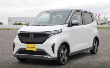 Γιατί οι Ευρωπαίοι κοιτούν με ζήλια αυτό το ιαπωνικό ηλεκτρικό πόλης