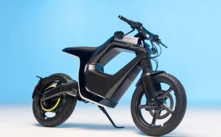 NOVUS One: Η ηλεκτρική μοτοσικλέτα με 34 PS και πλαίσιο από ανθρακονήματα