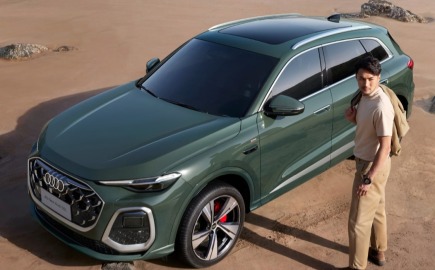 Audi Q5L 2025: Το νέο SUV με μακρύ μεταξόνιο και υψηλή τεχνολογία