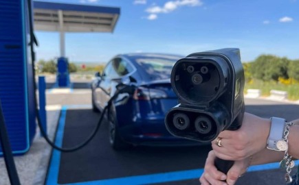 Αυτά είναι τα 12 ηλεκτρικά των 400V με την ταχύτερη φόρτιση