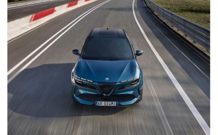 Η Alfa Romeo Junior Ibrida με 8 χρόνια εγγύηση και €2.000 όφελος