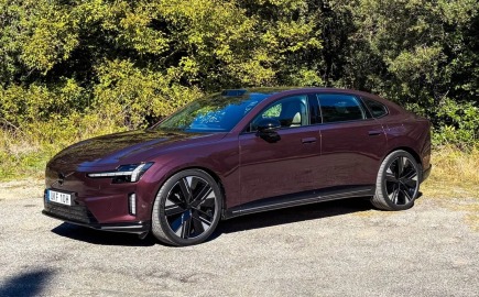 Volvo ES90: Η σουηδική πολυτέλεια συναντά την τεχνολογία αιχμής!