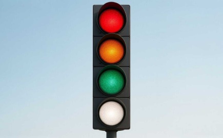 Τέταρτο χρώμα στα φανάρια: Θα αλλάξει την καθημερινότητα των οδηγών EV;