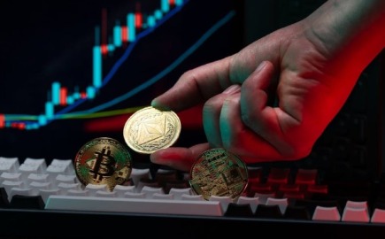 Ποια στοιχεία χρηματοοικονομικών επενδύσεων θα λαμβάνει και θα δίνει η ΑΑΔΕ, σύμφωνα με το νομοσχέδιο του ΥΠΕΘΟΟ 