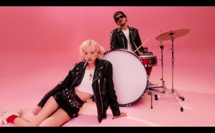 Το "APT" των Bruno Mars και Rosé το πρώτο single σε πωλήσεις διεθνώς το 2025 (+video)