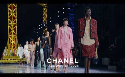 Paris Fashion Week FW26: Όταν η μόδα αφήνει το viral και εστιάζει στο προϊόν (+video)