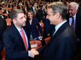 Μετωπική Μητσοτάκη-Ανδρουλάκη στη Βουλή για την ακρίβεια