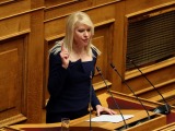 O Κασσελάκης καθαίρεσε την Τζάκρη και «στρίβει» στο φιλελεύθερο κέντρο  