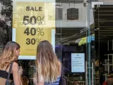 Λήγουν σήμερα οι θερινές εκπτώσεις: Υποτονικός ο τζίρος