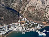 Τρεις νεκροί από πτώση ιδιωτικού ελικοπτέρου στη Σίφνο 